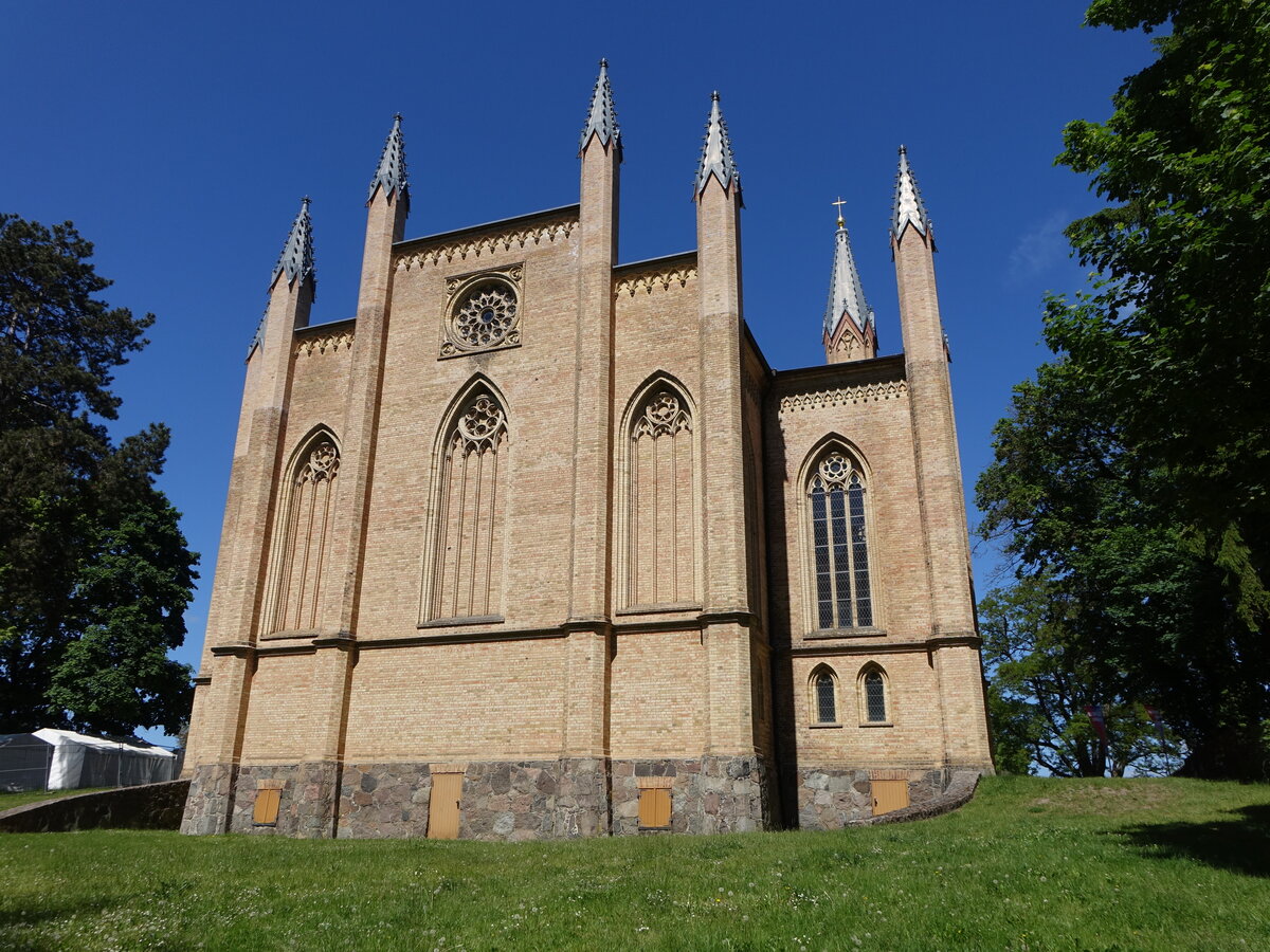 Neustrelitz, Schlo�kirche, erbaut von 1855 bis 1859 von Friedrich Wilhelm Buttel (27.05.2026)