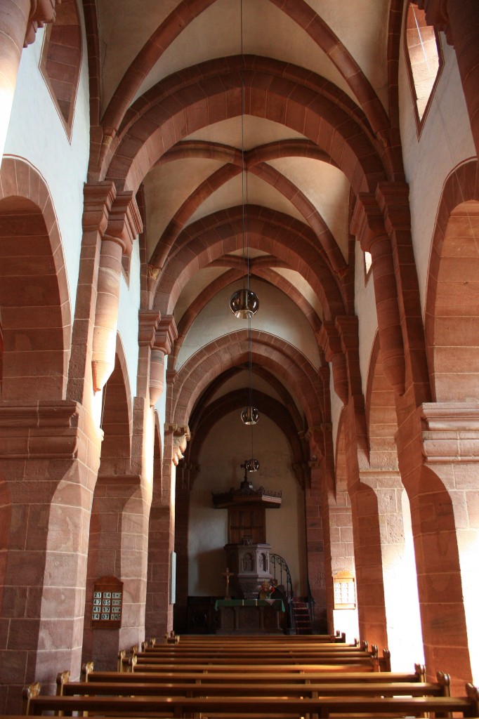 Neuwiller-les-Saverne, Mittelschiff der St. Adelphus Kirche (03.10.2014)