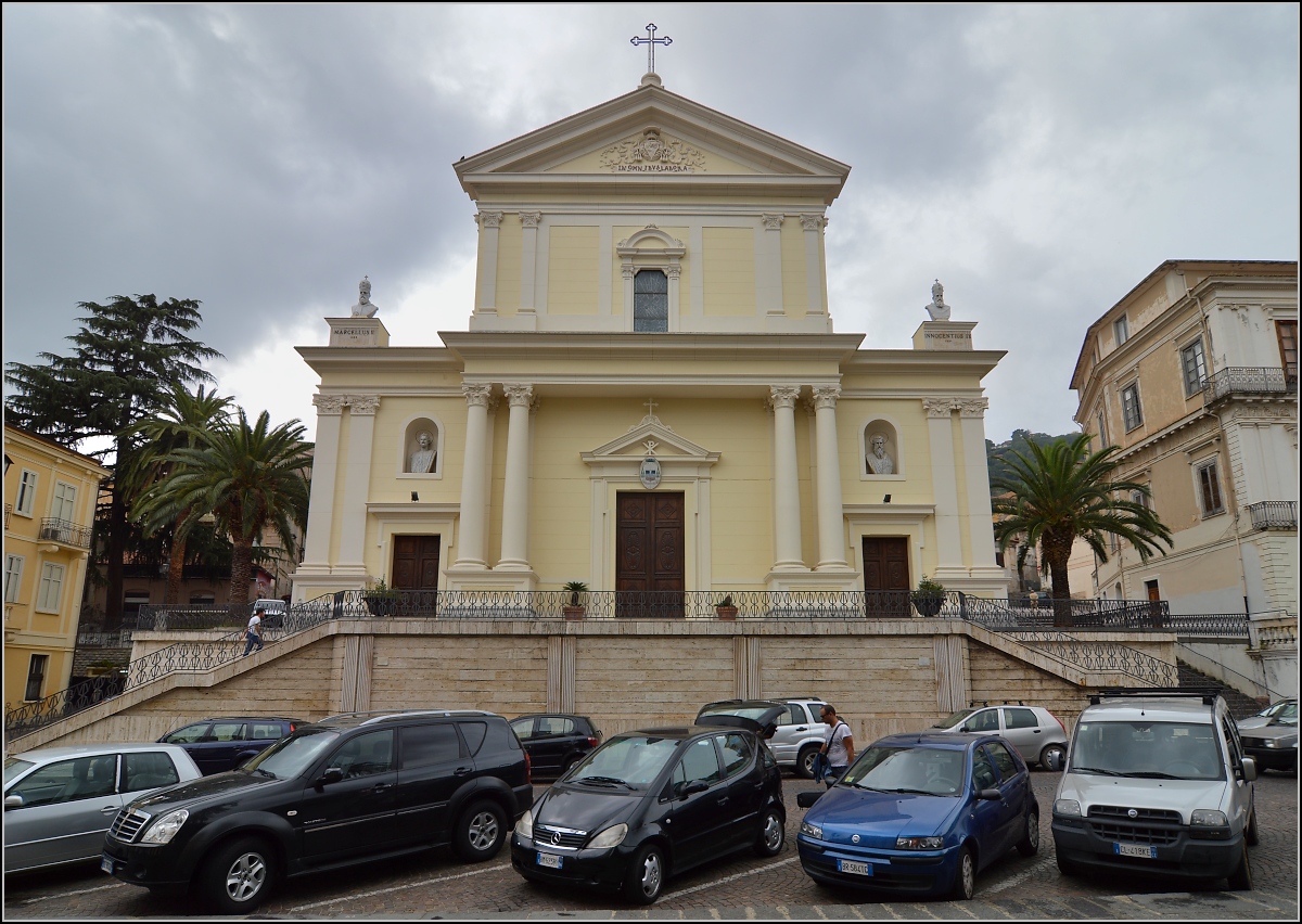 Nicastro - heute der wichtigste Teilort Lamezia Therme.

Der Peter und Paul Dom, zentrale Kirche des Bistums Lamezia Therme. Sommer 2013.