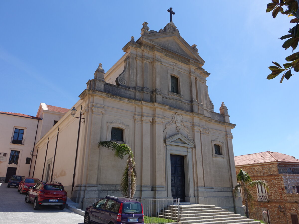 Nicotera, Pfarrkirche St. Maria Assunta, erbaut bis 1065 von Robert Guiscard, Umbau bis 1592 durch Bischof Ottaviano Capece, Wiederaufbau nach 1783 (09.04.2024)