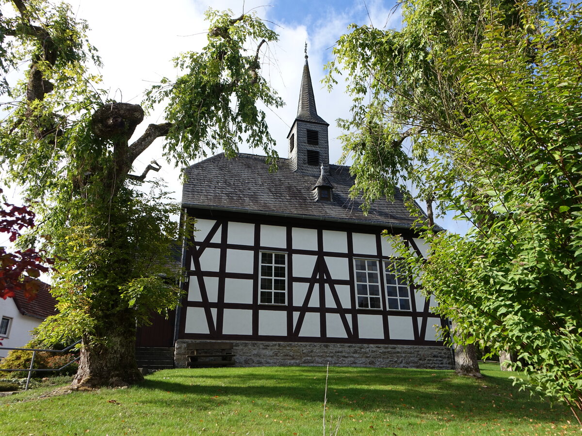 Nieder-Schleidern, evangelische Fachwerkkirche St. Ursula (08.10.2022)