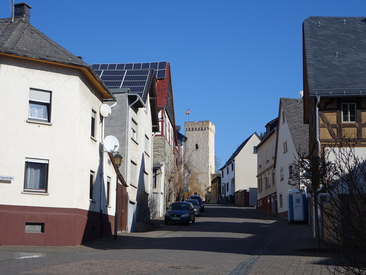 Niederbrechen, Obertorturm in der Rathausstrae, erbaut 1379 (19.03.2022)