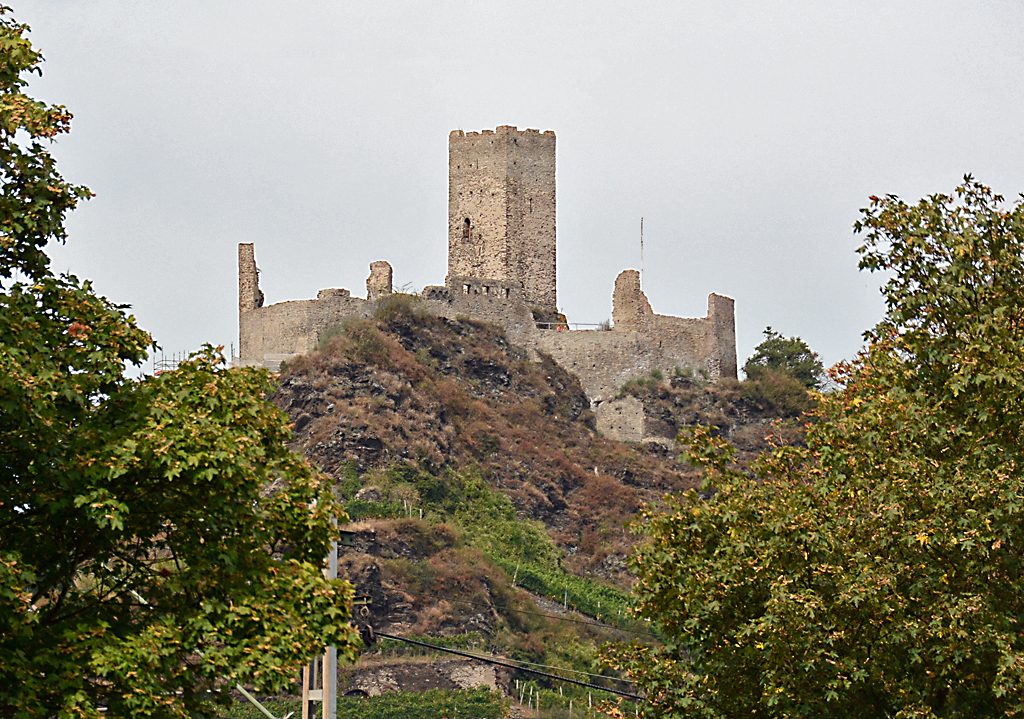 Niederburg-Ruine in Kobern-Godorf (Kreis Mayen-Koblenz) - 11.09.2016