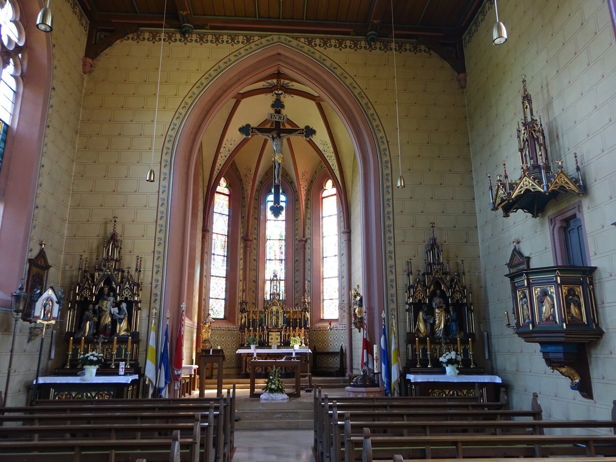 Niederlauer, neugotische Altre und Kanzel in der St. Katharina Kirche (08.07.2018)