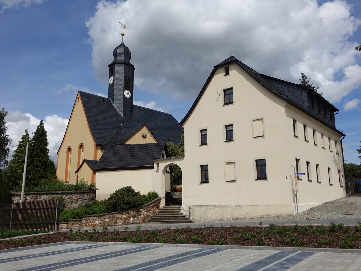 Niederlungwitz, evangelische St. Petri Kirche, erbaut im 13. Jahrhundert (13.08.2023)