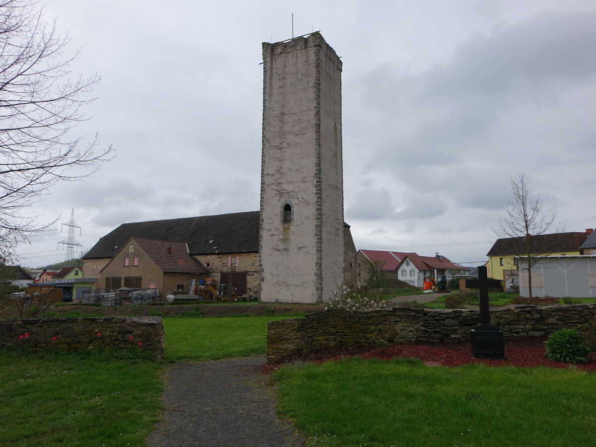 Niederpllnitz, Burgturm der Wasserburg, erbaut im 12. Jahrhundert (29.04.2023)