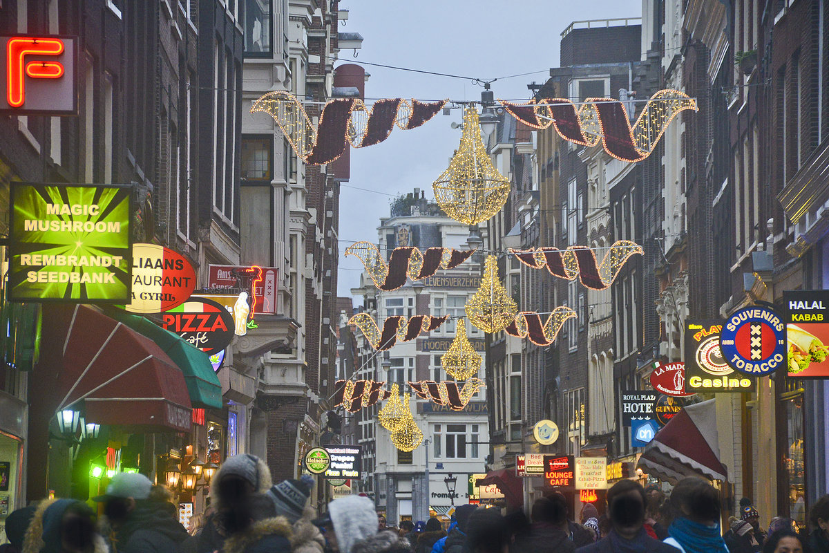 Nieuwendijk in Amsterdam. Aufnahme: 3. Januar 2017.