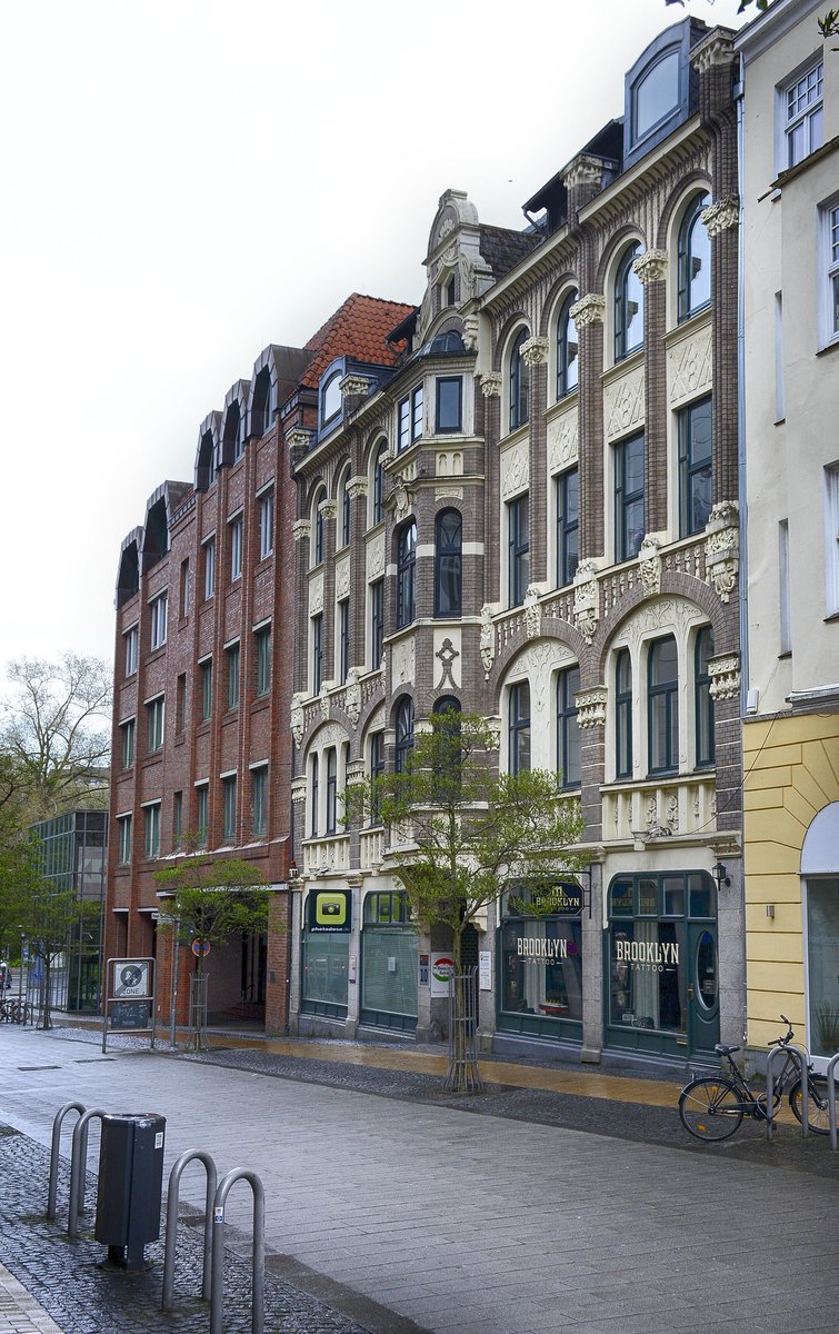 Nikolaistraße 7 in Flensburg. In der Fördestadt sind bis heute zahlreiche prachtvolle Bauten erhalten, die Zeugnis ablegen von der 1903 bis 1906 in Flensburg blühenden Jugendstilbewegung. Aufnahme: 2. Mai 2020.
