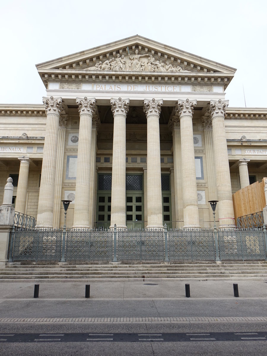 Nimes, Palais de Justice an der Esplanade Charles de Gaulle (25.09.2017)