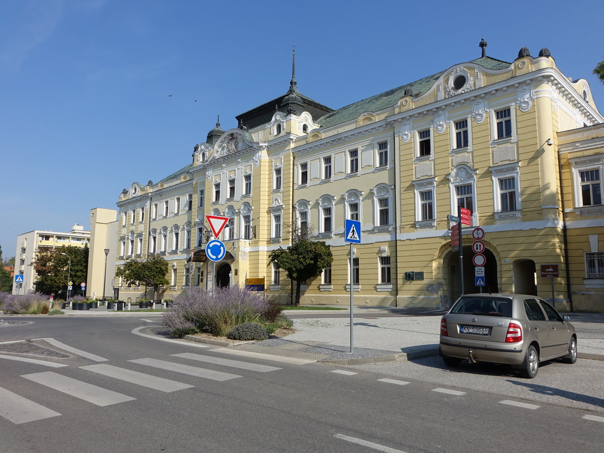 Nitra, Komitatshaus im Zupny Schloss am Zupne Namesti, erbaut bis 1823 (28.08.2019)