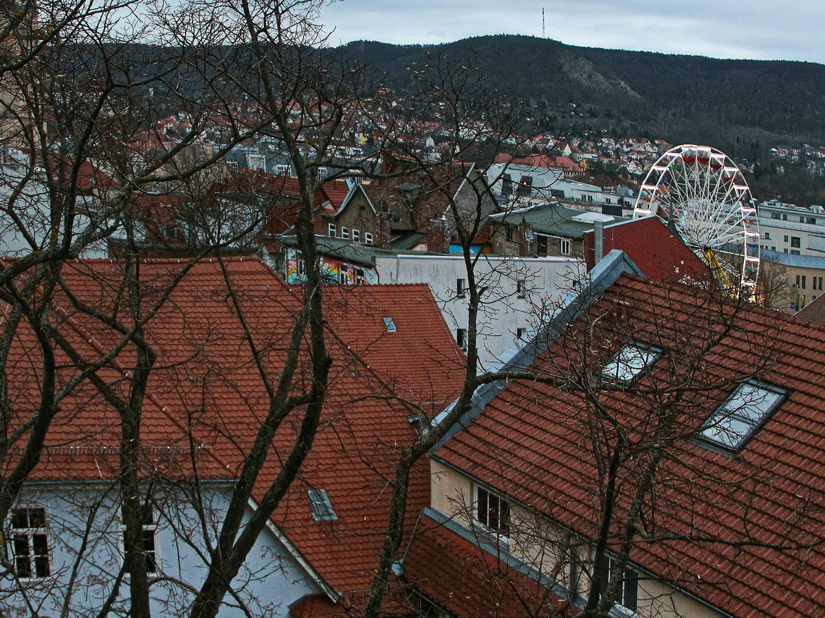 Noch ein Blick vom Pulverturm nahe dem Johannisturm  auf die Stadt Jena am 09. Dezember 2017.