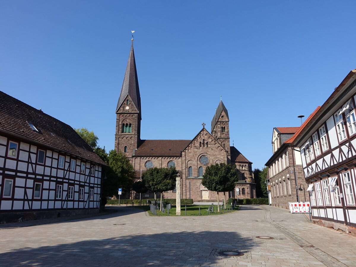 Nrten-Hardenberg, kath. St. Martin Kirche, erbaut von 1894 bis 1895 nach Plnen von Richard Herzig (28.09.2023)