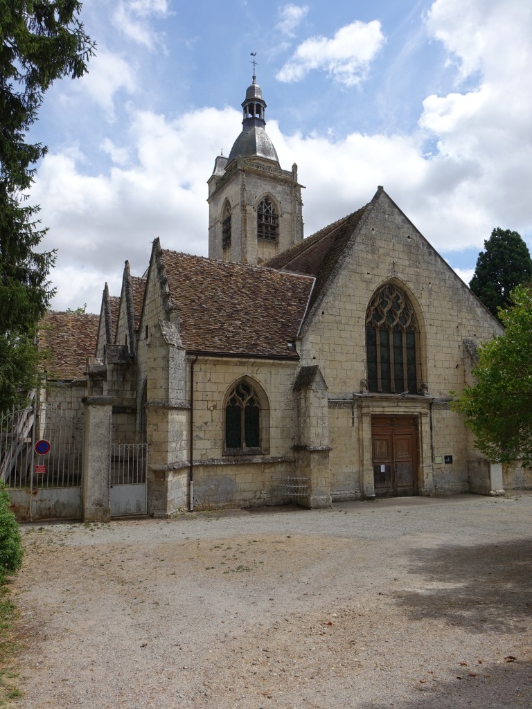Nogent-le-Rotrou, Kirche Saint-Hilaire, Chor 13. Jahrhundert, Langhaus erbaut ab 1548 (17.07.2015)