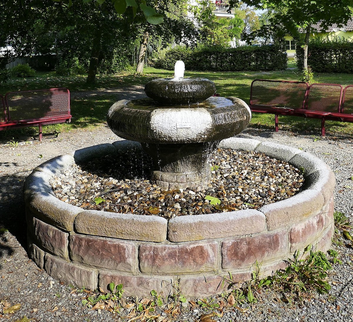 Nonnenweier, Brunnen im Park des Diakonissenhauses, Sept.2020