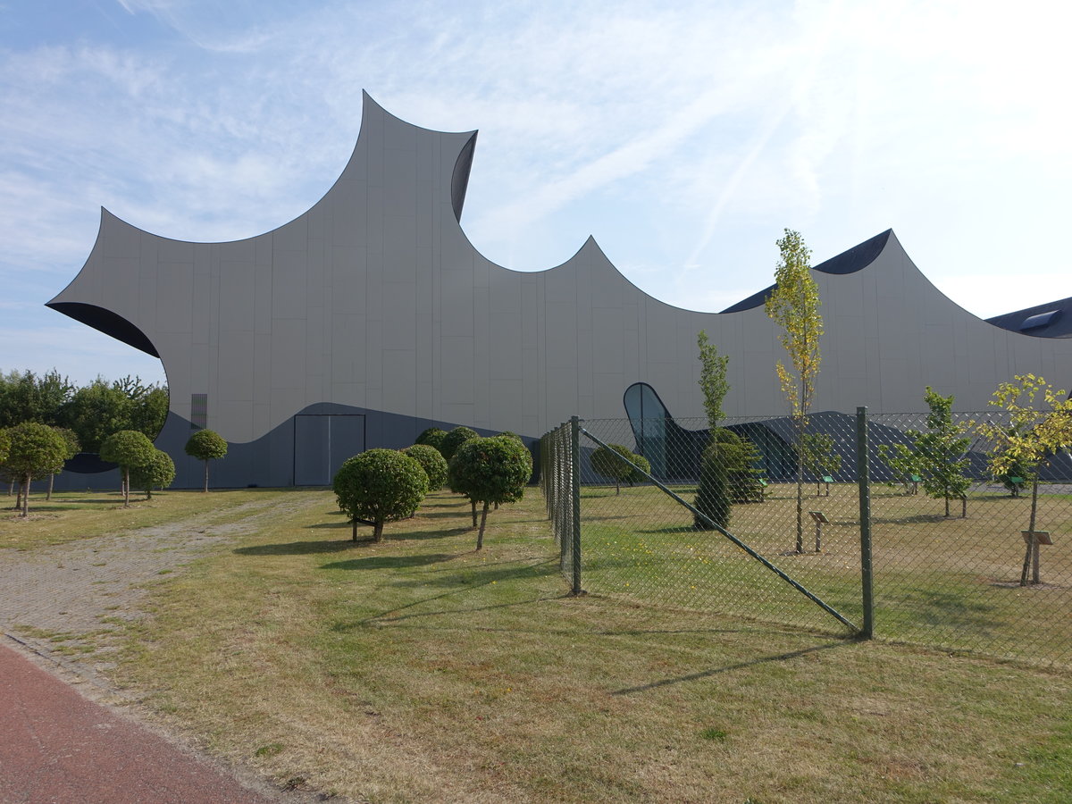 Norberg, Universe Freizeitpark, erffnet 2005 nebem dem Hauptgebude der Danfoss Werke (20.07.2019)