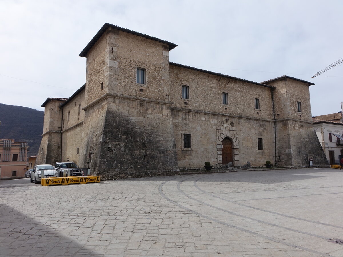 Norcia, Museo Civico e Diocesano im Castello, erbaut im 16. Jahrhundert (28.03.2022)