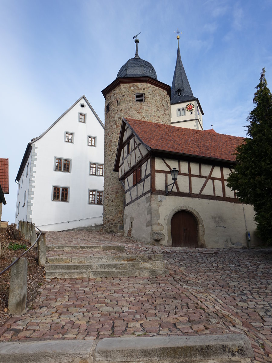 Nordheim von der Rhn, Kirchhofbefestigung und Pfarrkirche St. Johann (16.10.2018)