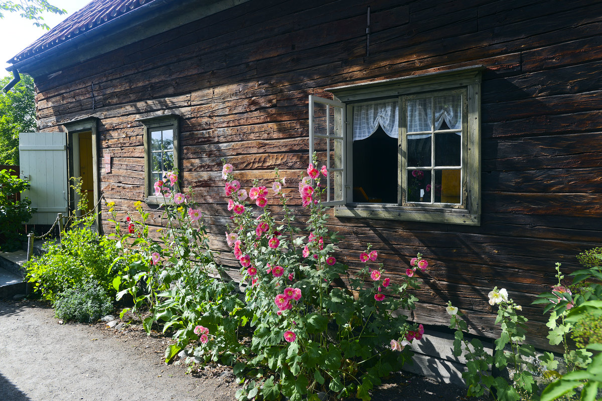 Nordschwedisches Holzhaus im Freilichtmuseum Skansen von Stockholm. Aufnahme: 26. Juli 2017.