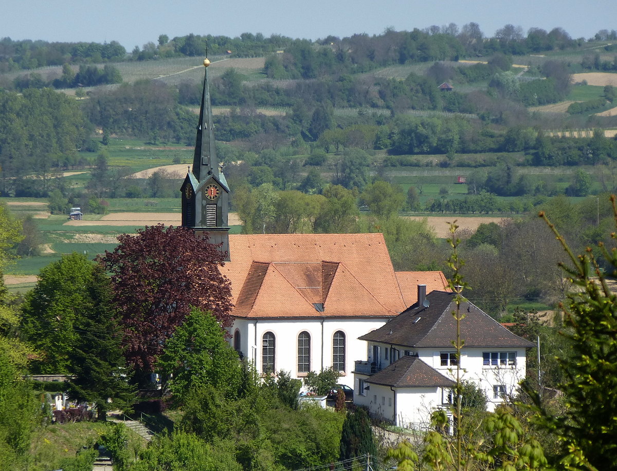 Nordweil, Blick auf die katholische Kirche St.Barbara, 1760 im Barockstil errichtet, April 2017