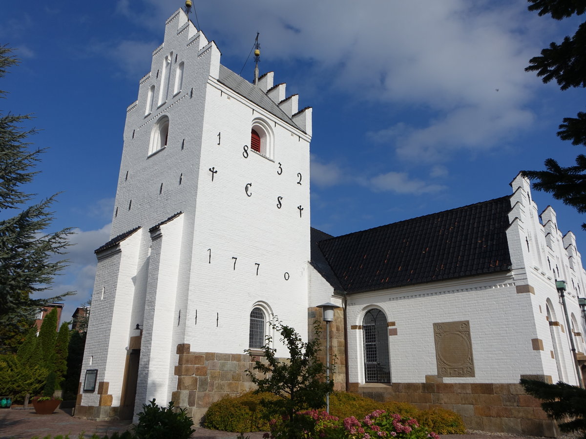 Norre Sundby, evangelische Kirche, erbaut im 12. Jahrhundert (22.09.2020)