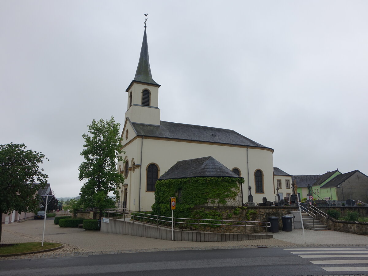 Nospelt, Pfarrkirche St. Thomas in der Rue du Cimetiere (20.06.2022)