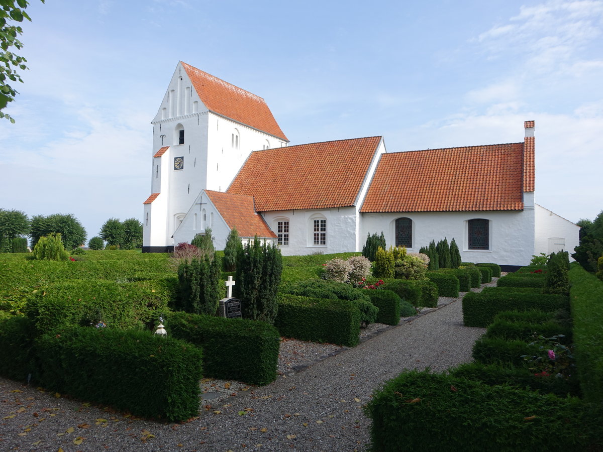 Notmark, Ev. Kirche mit breitem Festungsturm, erbaut ab 1520 (20.07.2019)