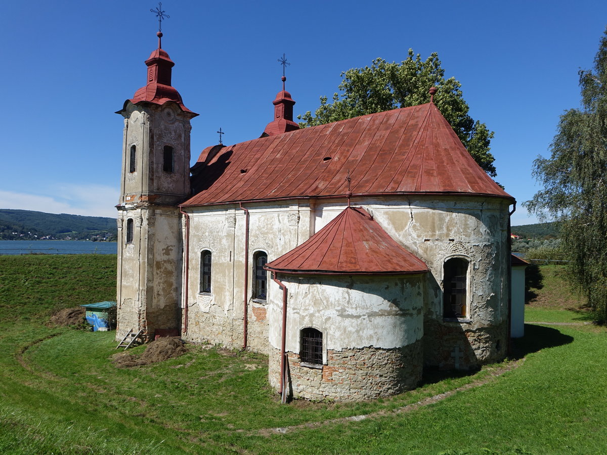 Nova Kelca, St. Stefan Kirche am Ostufer des Stausses Veľk Domaa, erbaut 1780 (31.08.2020)