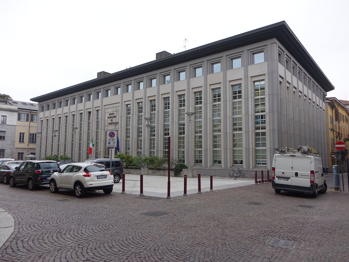Novara, Gebäude der Banca Populare in der Via Carlo Negroni (06.10.2018)
