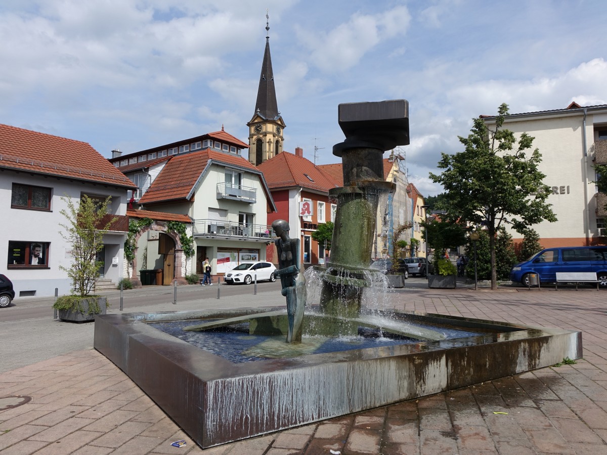 Nuloch, Marktbrunnen an der Sinsheimer Strae (31.05.2015)