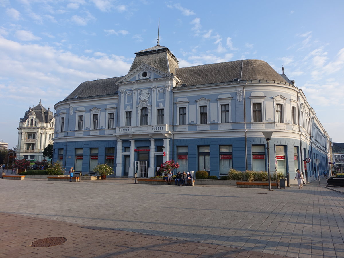 Nyregyhza, Gebude der Budapest Bank am Kossuth Ter (06.09.2018)