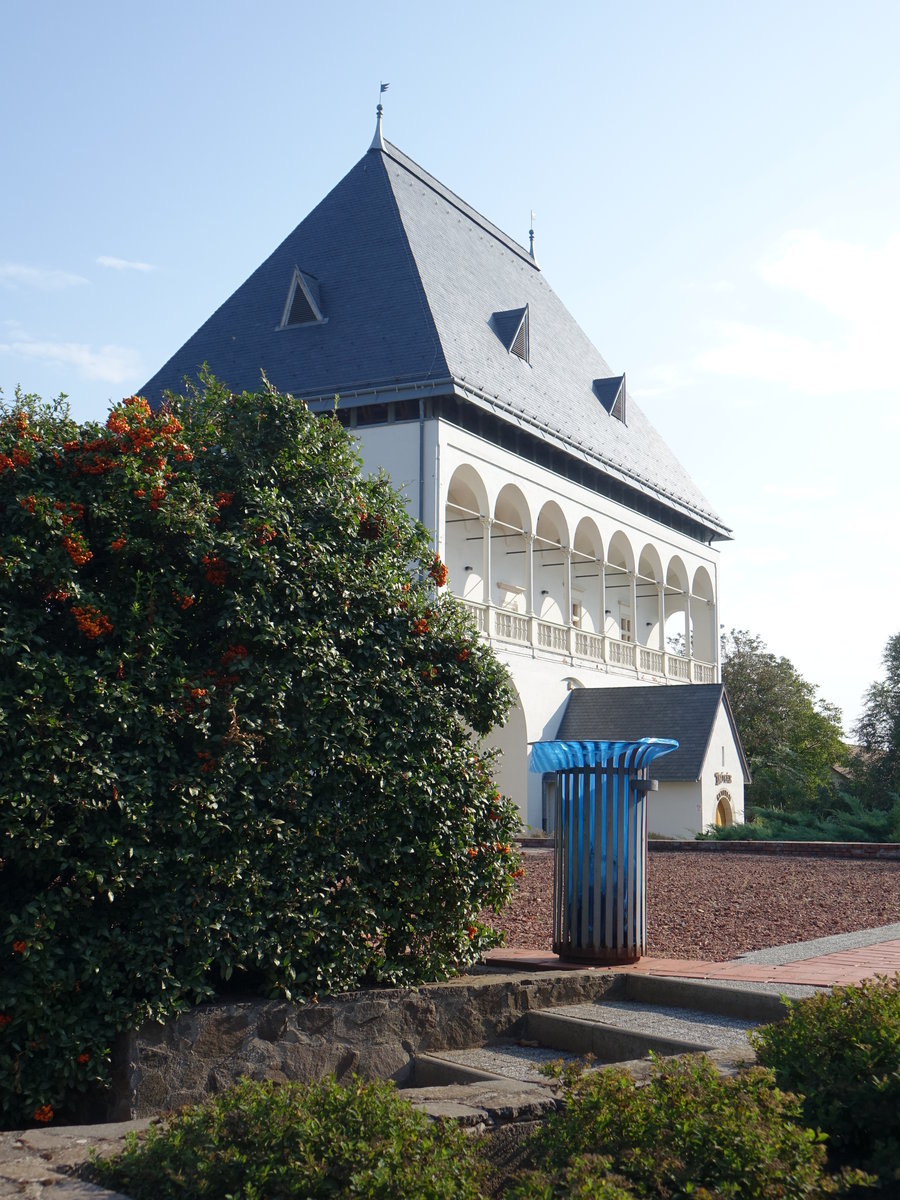 Nyirbator, in einem Kloster aus dem 18. Jahrhundert ist das Istvn-Bthori-Museum untergebracht, das neben einer ethnographischen Sammlung aus dem Mittelalter stammende Gegenstnde aus den Kirchen und aus dem Besitz der Familie Bthori beherbergt (08.09.2018)