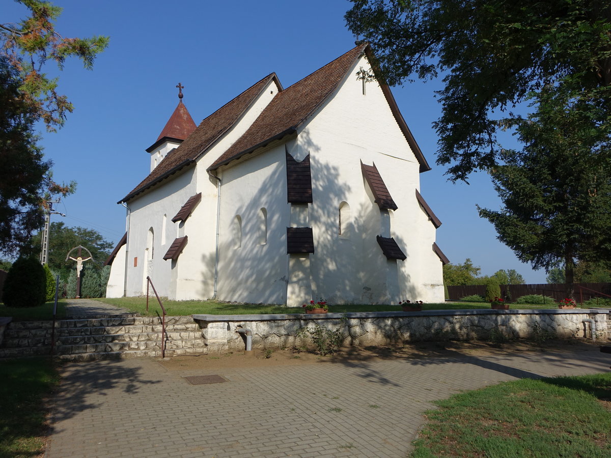 Nyirbeltek, katholische Kirche, erbaut im 13. Jahrhundert, 1777 teilweise umgebaut (08.09.2018)