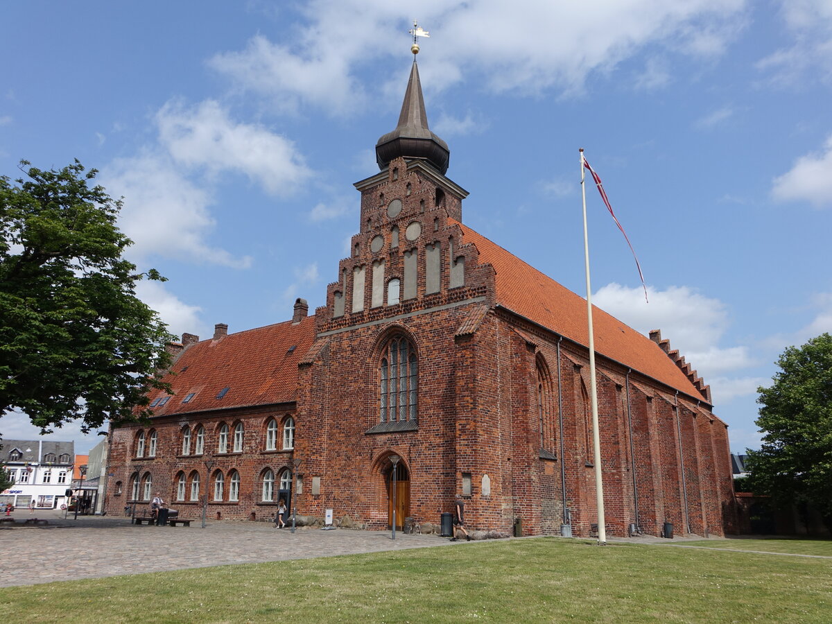 Nykobing, Klosterkirche, gotische Backsteinkirche, erbaut Mitte des 15. Jahrhundert (18.07.2021)