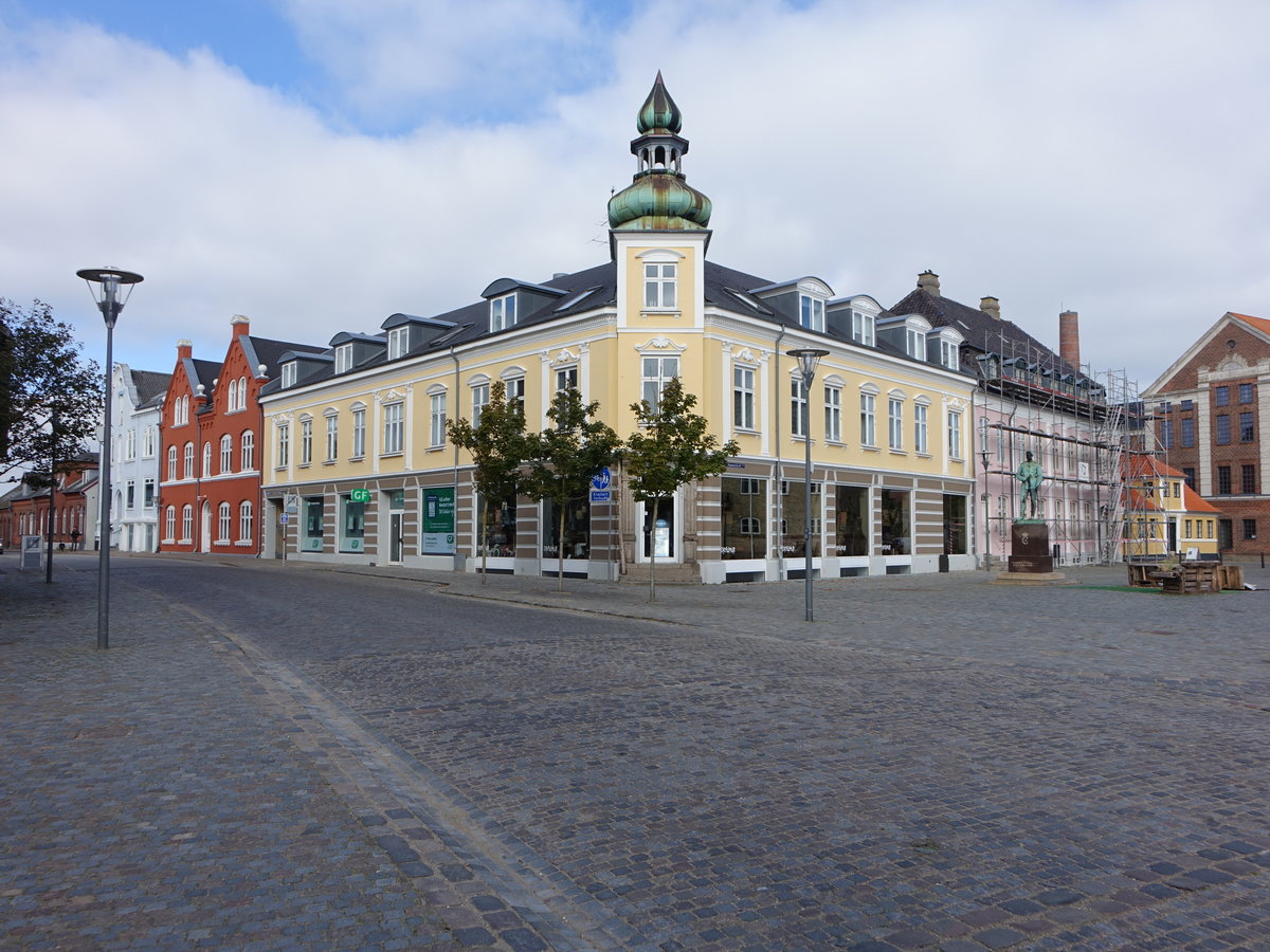 Nykobing Mors, Gebude Ecke Radhustorvet und Nygade (20.09.2020)