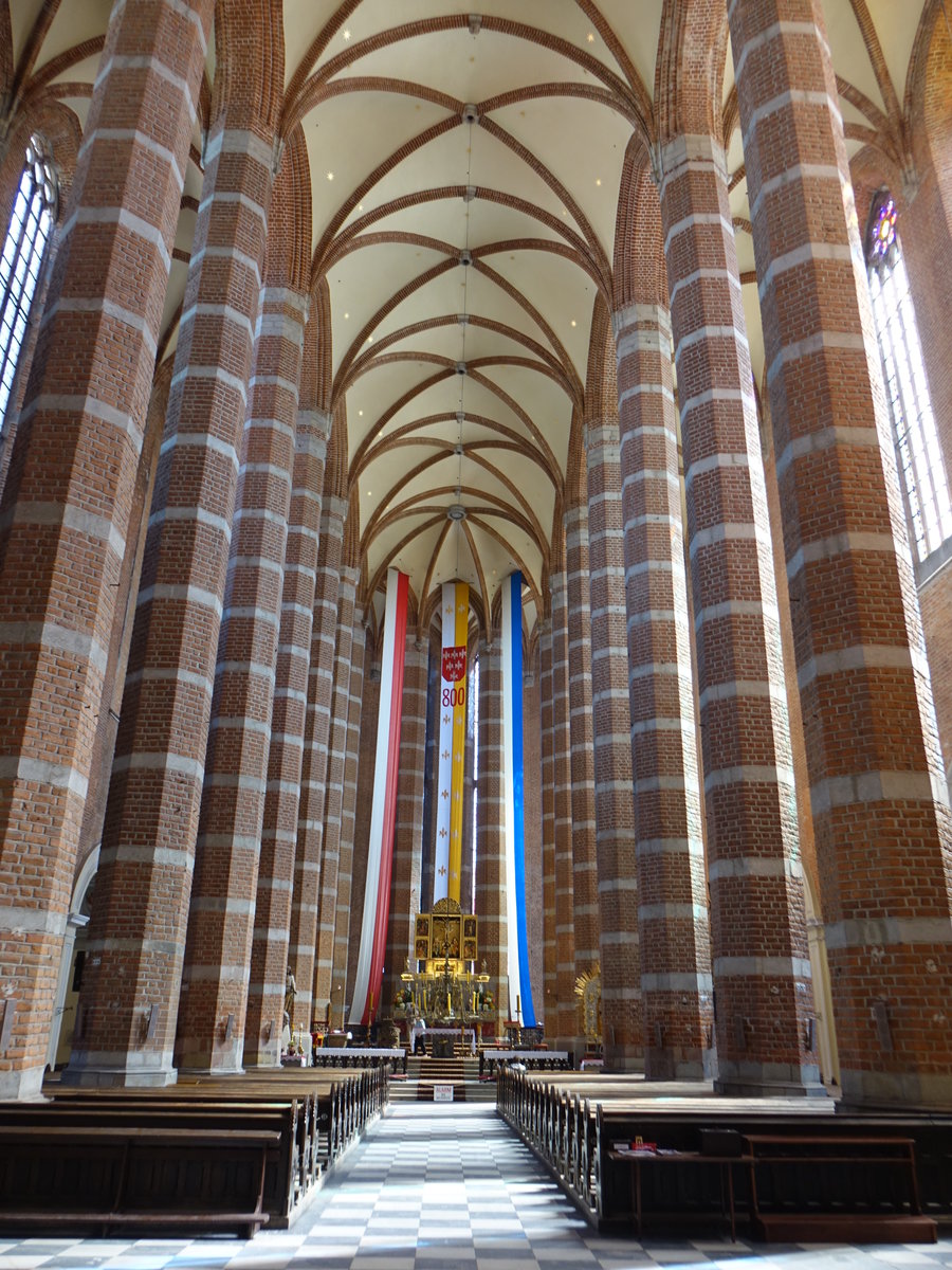 Nysa / Neisse, Mittelschiff der Pfarrkirche St. Jakobus (01.07.2020)