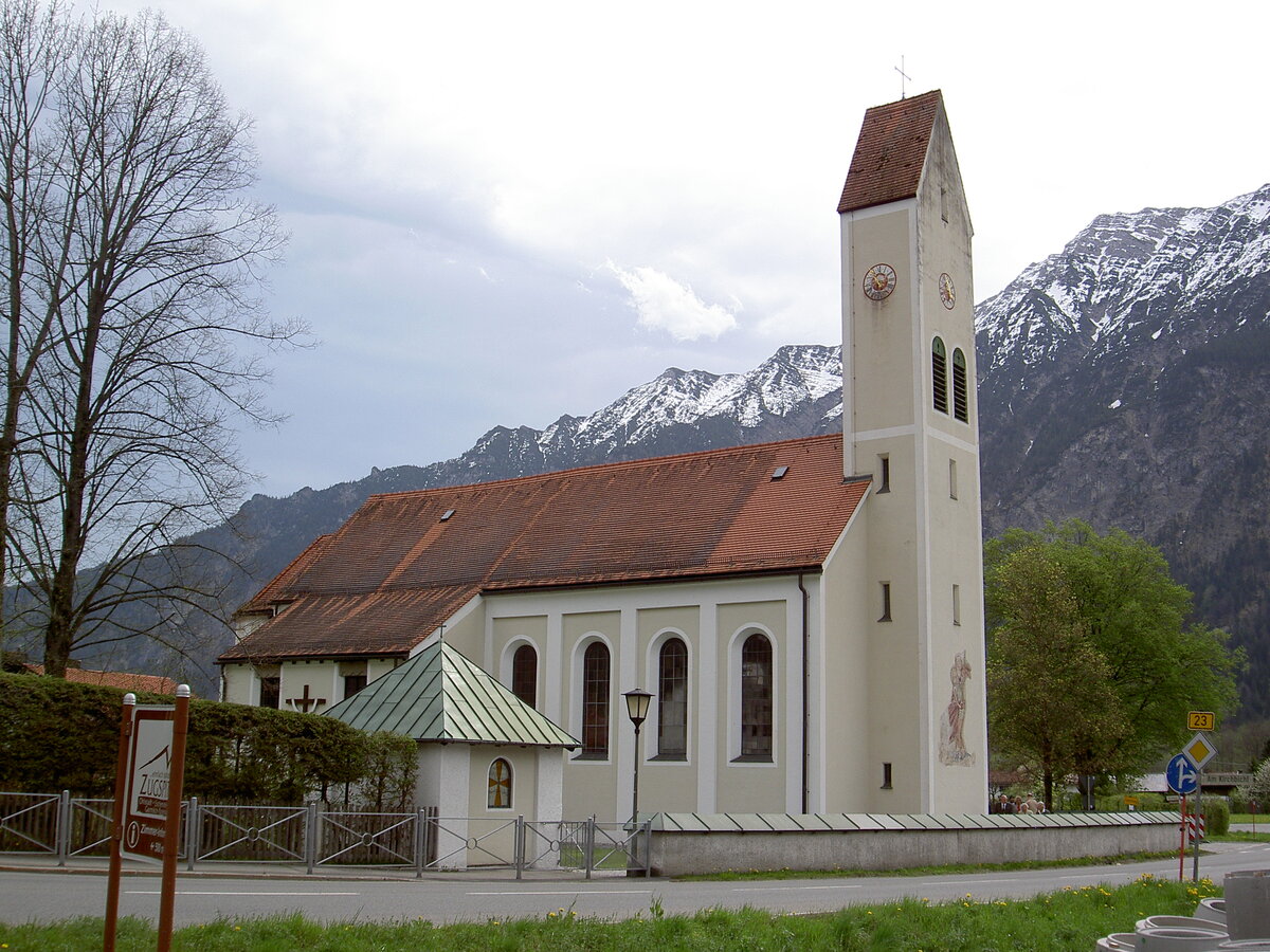 Oberau, Pfarrkirche St. Ludwig, erbaut von 1868 bis 1873 (29.04.2012)