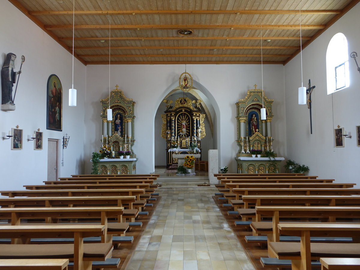 Oberbuchfeld, Innenraum der kath. Pfarrkirche St. Jakobus, Chor mit Kreuzrippen und Hochaltar von 1700 (20.08.2017)