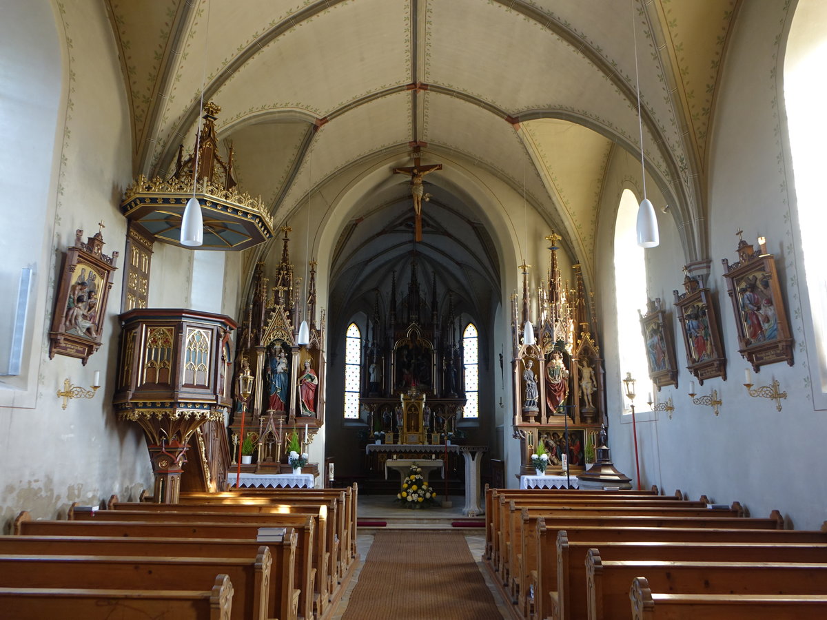 Obergrafendorf, neugotische Altre und Kanzel in der Pfarrkirche St. Stephan (20.11.2016)