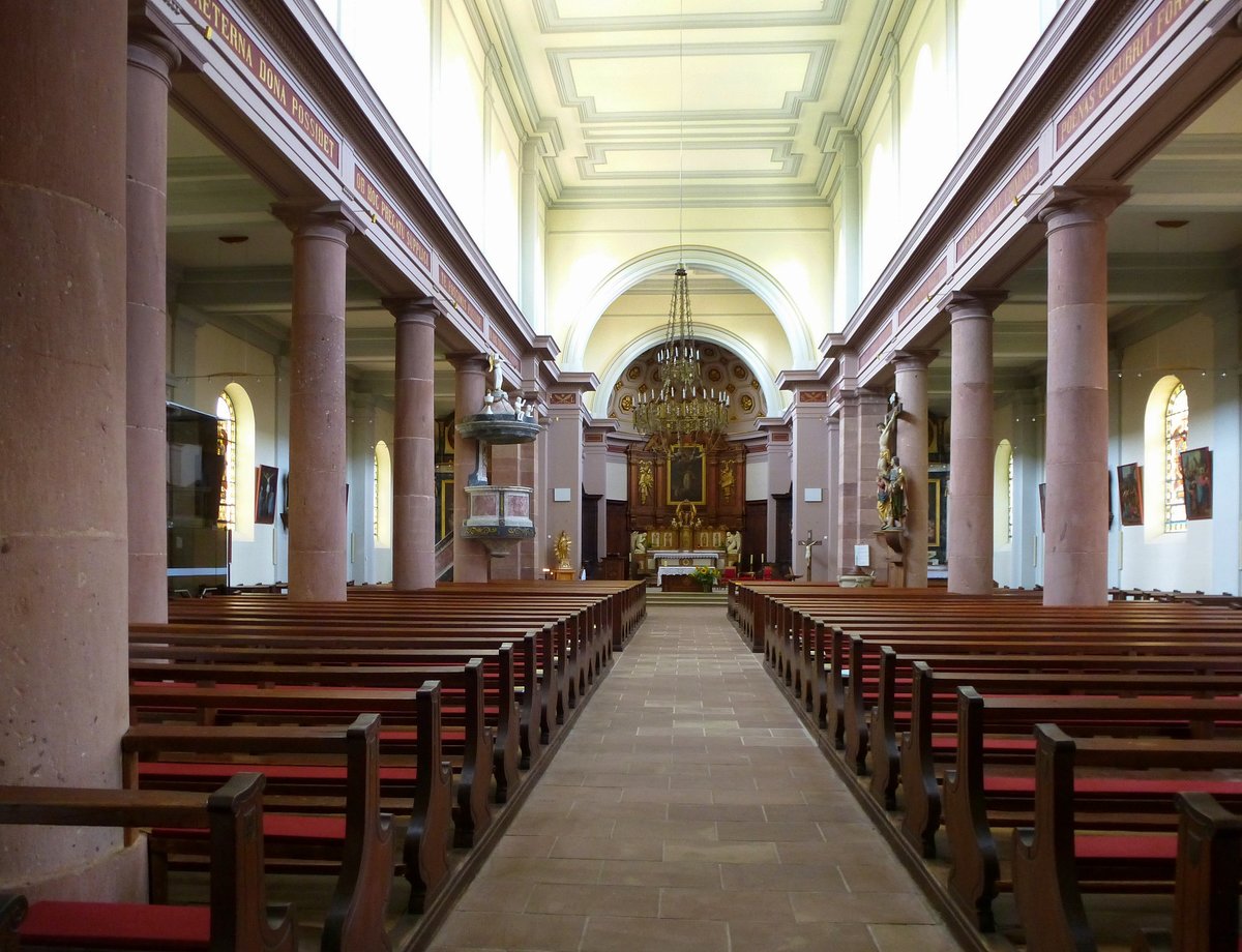 Oberhergheim, Blick zum Altar in der Kirche St.Leodegar, Aug.2017