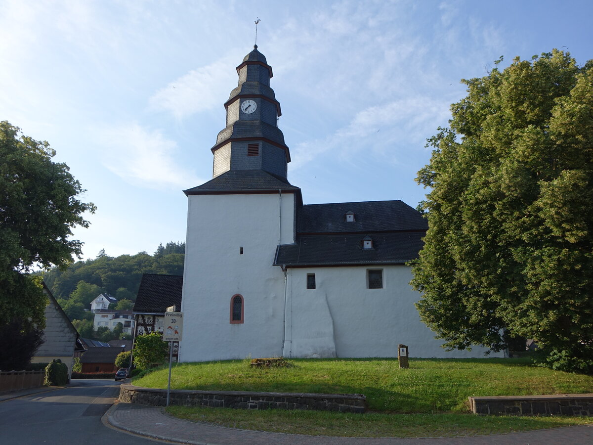 Oberh�rlen, evangelische Kirche, Chorturmkirche aus dem 13. Jahrhundert (27.06.2026)