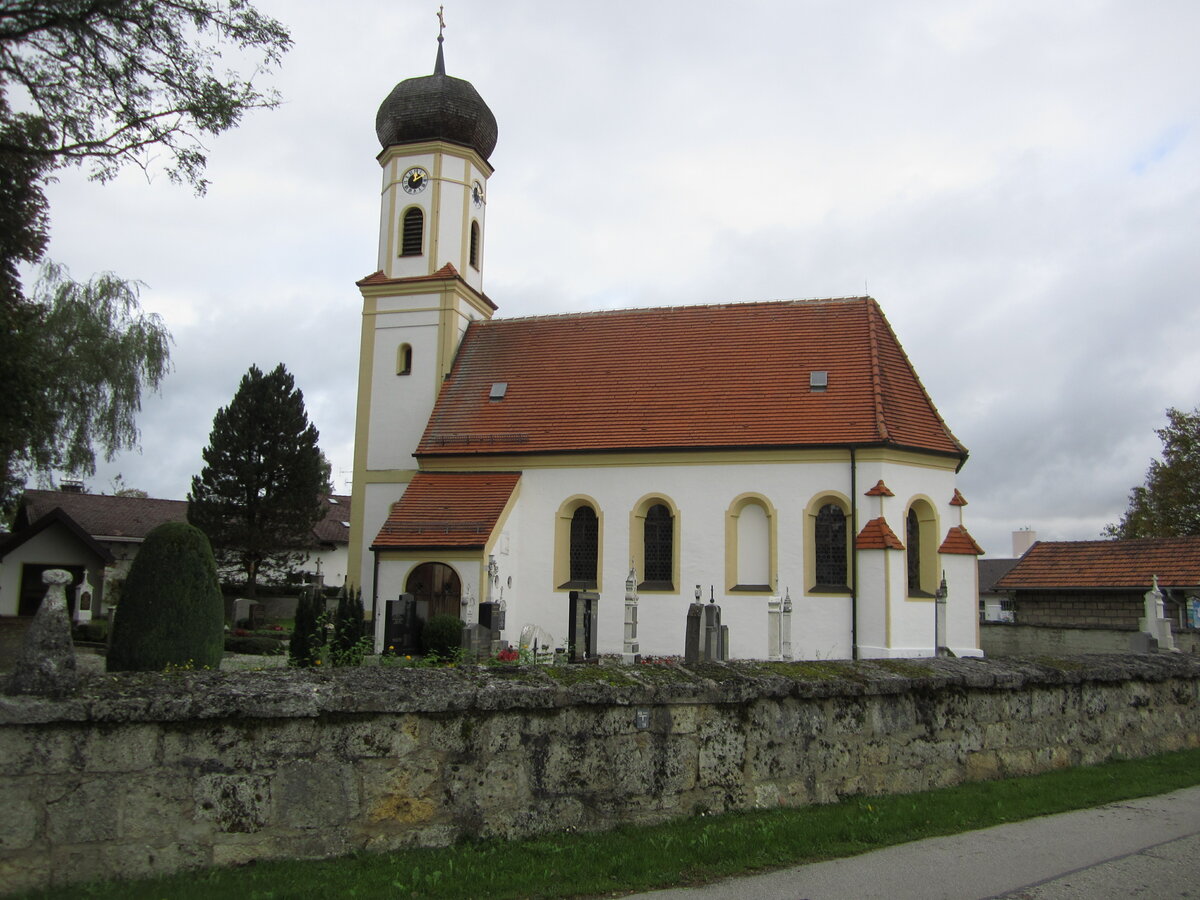 Oberlaindern, Pfarrkirche St. Korbinian, erbaut um 1500, barockisiert im 18. Jahrhundert (06.10.2013)