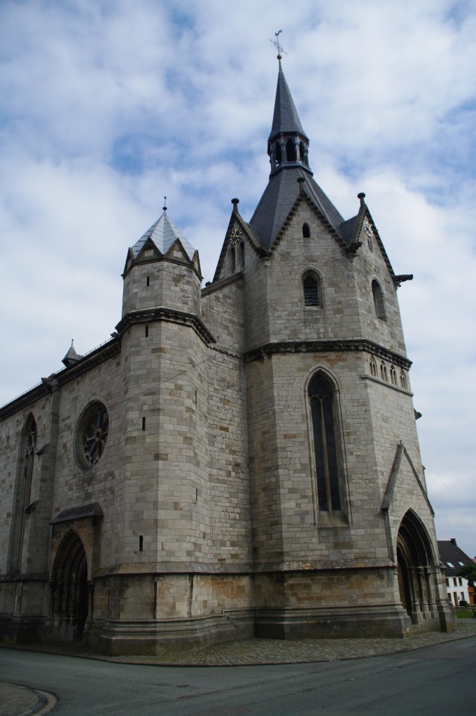 Obermarsberg, Stiftskirche St. Petrus und Paulus, erbaut im 13. Jahrhundert (01.08.2011)