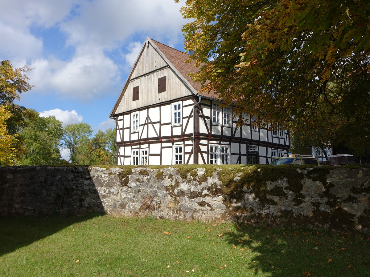 Obernburg, historisches Pfarrhaus in der Burgstrae (08.10.2022)