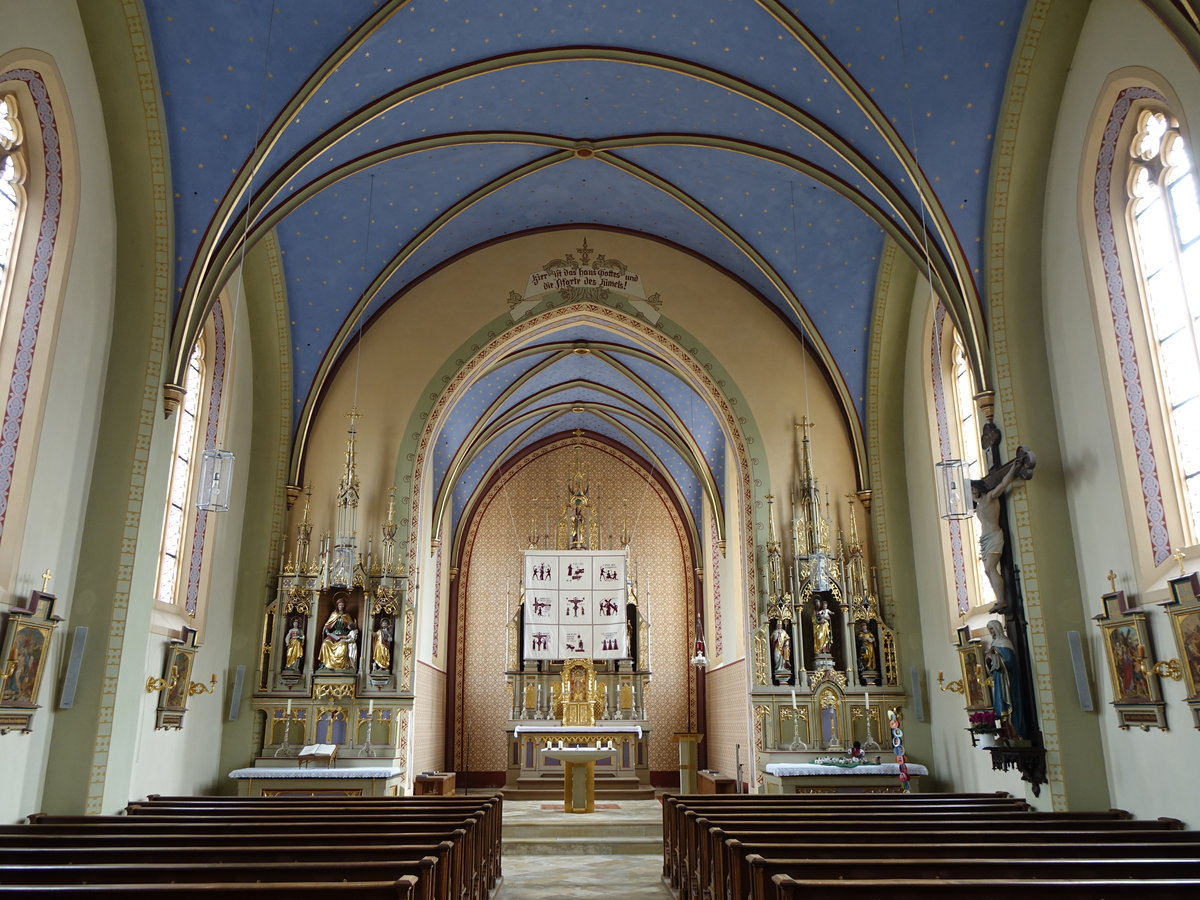 Oberndorf bei Haag, neugotischer Innenraum der St. Katharina Kirche (28.02.2016)