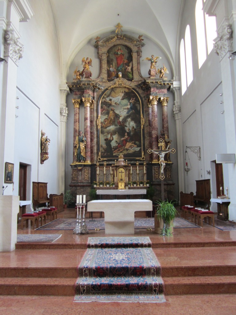 Oberndorf, Hochaltar in der Pfarrkirche St. Nikolaus, Altarbild von Christian Wink 
(26.07.2014)