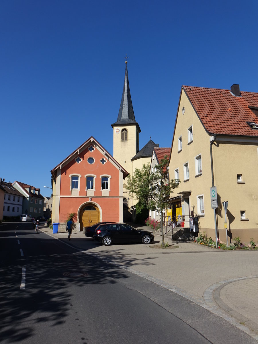 Oberpleichfeld, kath. Pfarrkirche St. Peter und Paul, Kirchturm 13. Jahrhundert, Langschiff erbaut von 1934 bis 1935 (27.05.2017)