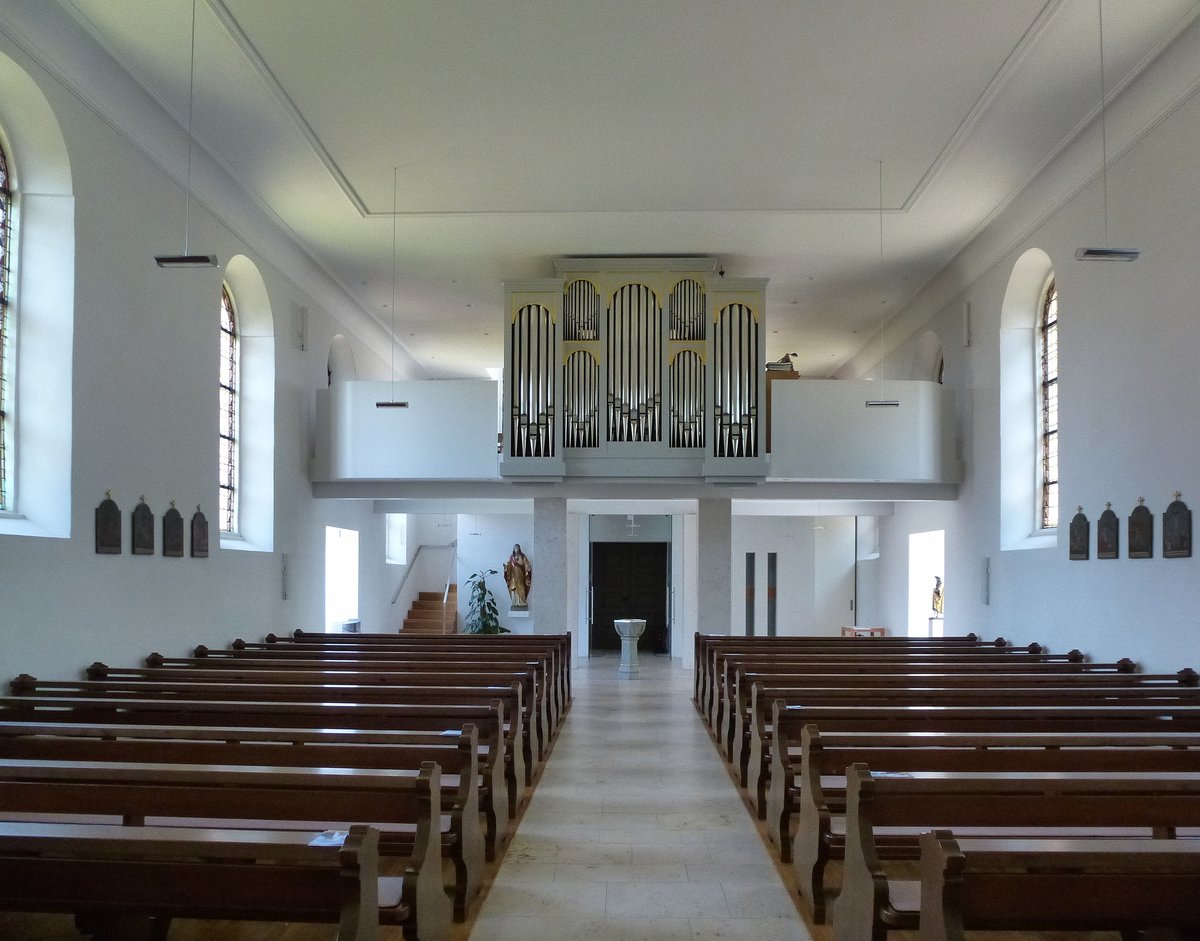 Oberrimsingen, Blick zur Orgelempore in der St.Stephanskirche, mit der Vlengels-Orgel von 1996, Mai 2017