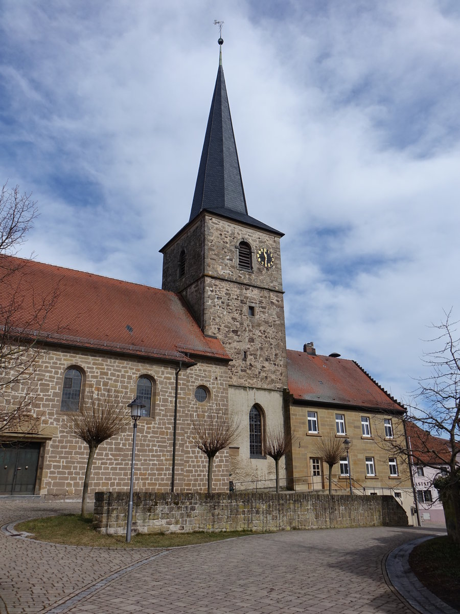 Oberscheinfeld, kath. Pfarrkirche St. Gallus, sptmittelalterliche Chorturmkirche, erbaut im 15. Jahrhundert, Langhaus neu erbaut bis 1922 durch 
Eugen Altenhfer (11.03.2018)