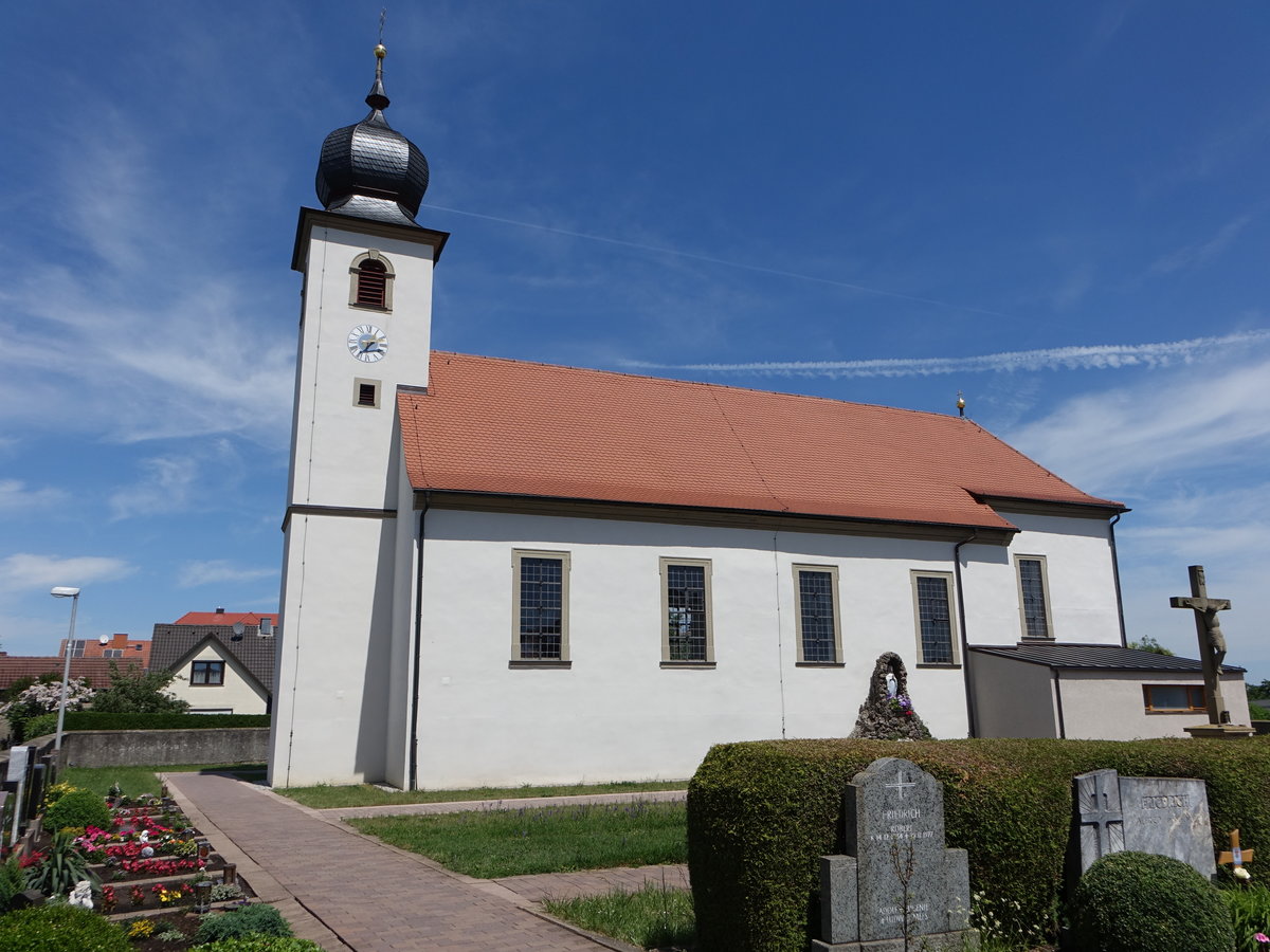Oberspiesheim, katholische Filialkirche St. Bartholomus, Saalbau mit Rechteckchor, erbaut bis 1790 durch Anton Wst (28.05.2017)
