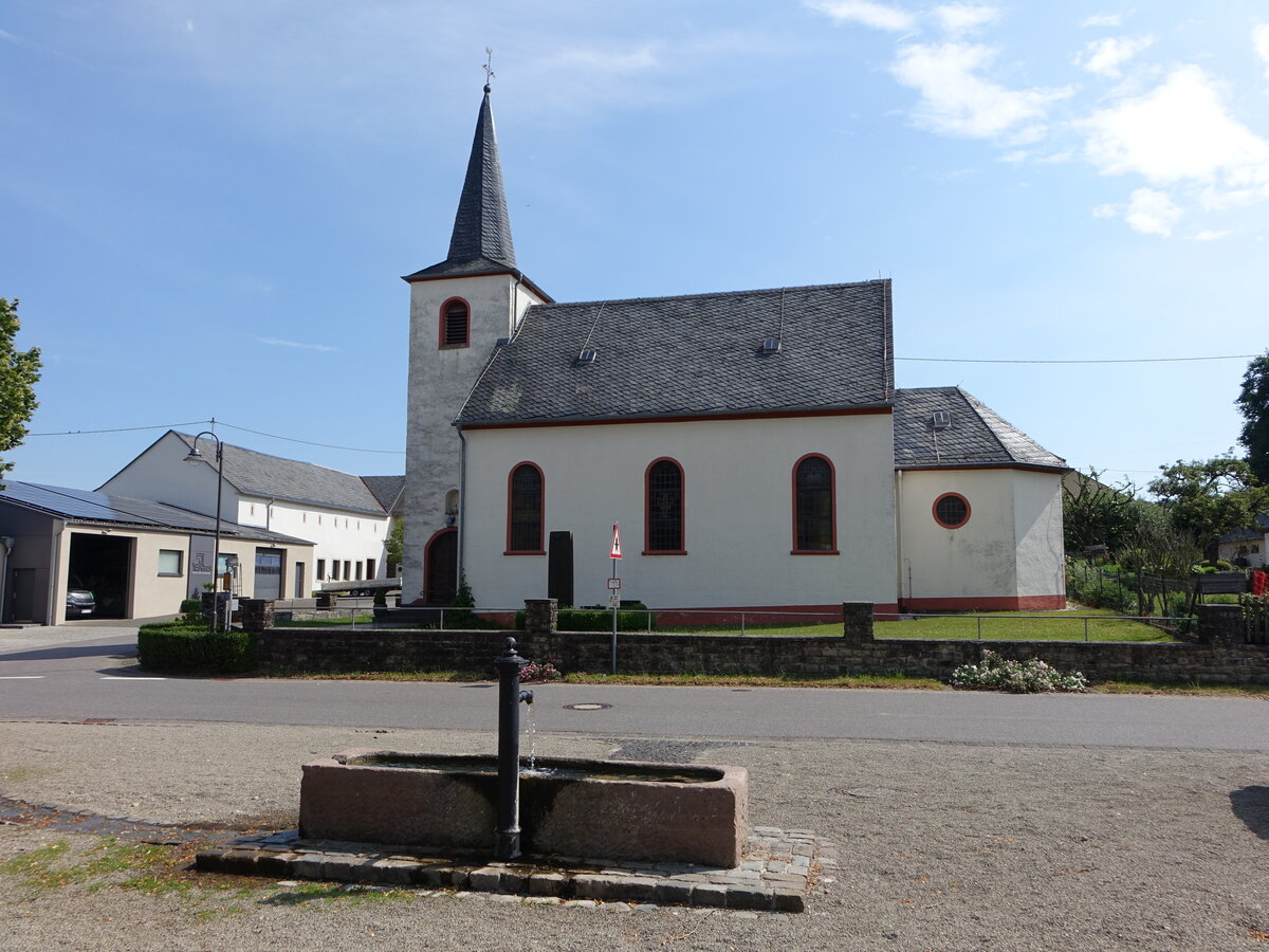 Oberstedem, kath. Pfarrkirche St. Brictius, erbaut im 15. Jahrhundert (22.06.2022)